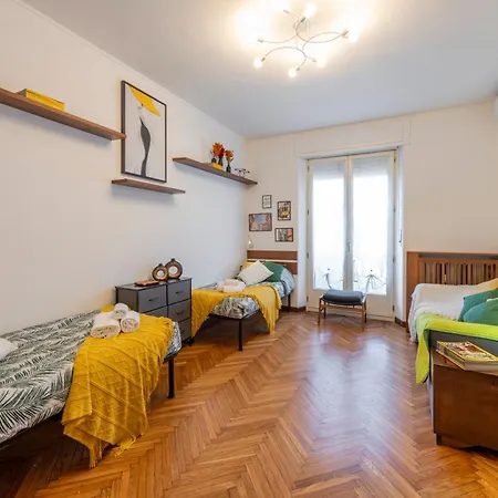 Otto Novembre, 3 Ampio Ed Elegante Con Vista Διαμέρισμα