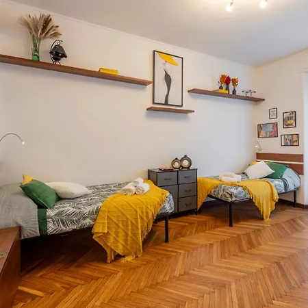 Otto Novembre, 3 Ampio Ed Elegante Con Vista Διαμέρισμα *