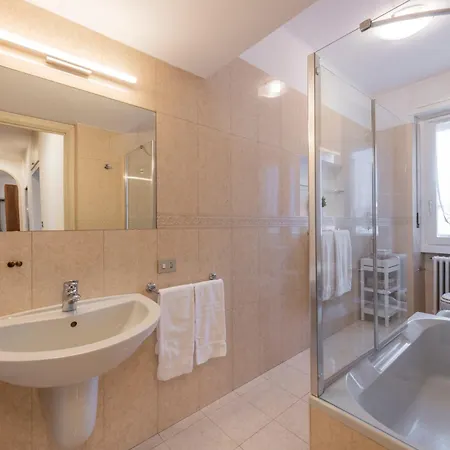 Otto Novembre, 3 Ampio Ed Elegante Con Vista Apartment *